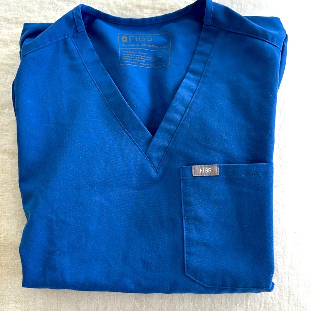 Great condition navy blue scrub top